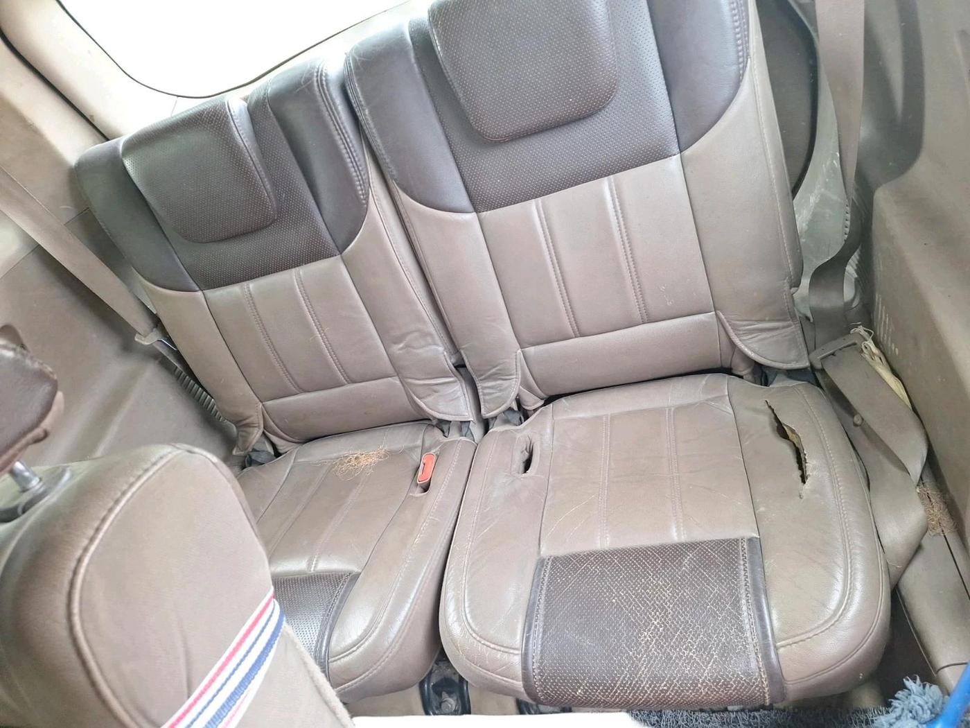 2012 Mahindra XUV500 W8, Diesel, Manual, 2,30,590 km, interior