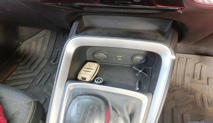 2023 KIA SONET HTK PLUS 1.0 IMT, Petrol, Manual, 16,211 km, interior