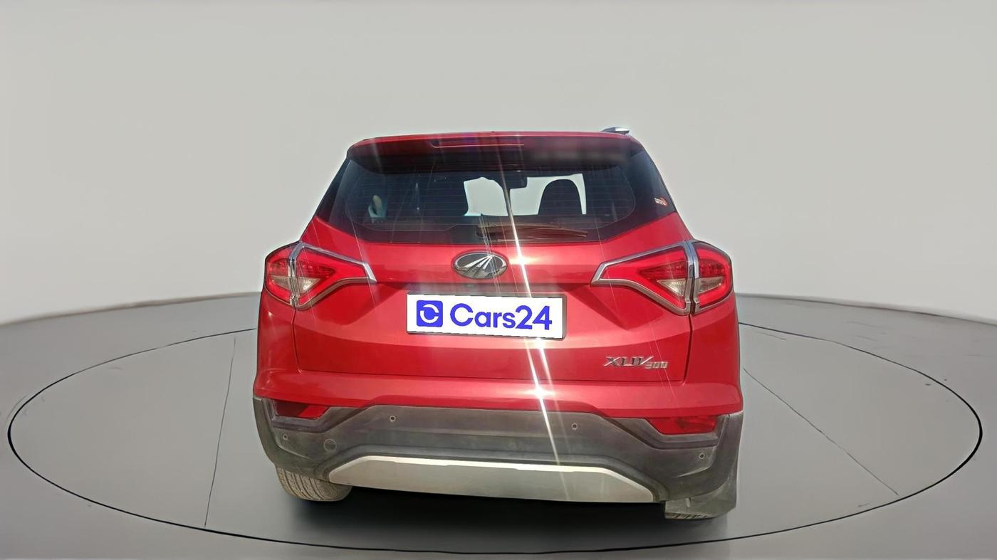 2019 Mahindra XUV300 W8 (O) 1.5 DIESEL, Diesel, Manual, 1,04,390 km, exterior