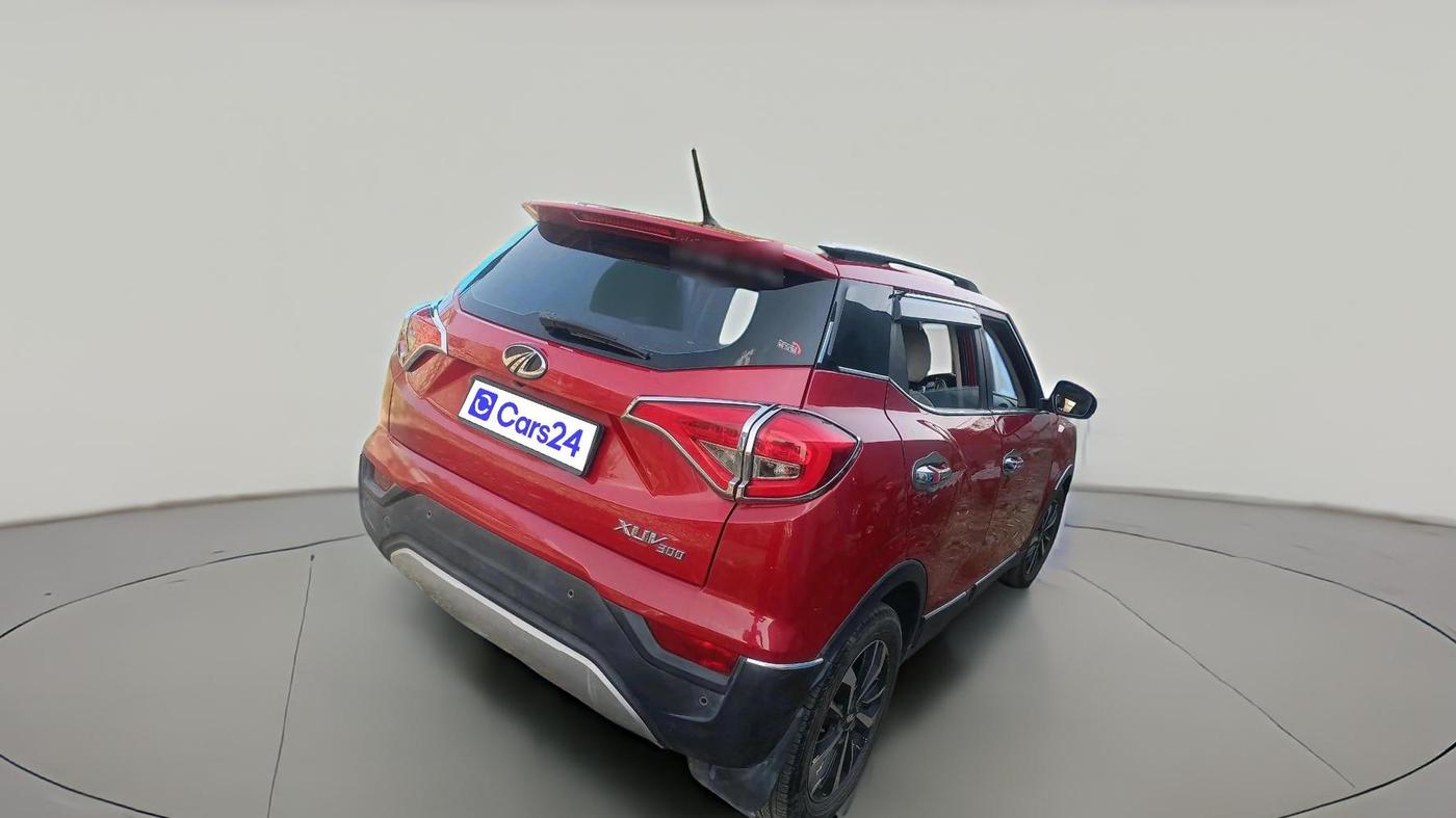 2019 Mahindra XUV300 W8 (O) 1.5 DIESEL, Diesel, Manual, 1,04,390 km, exterior