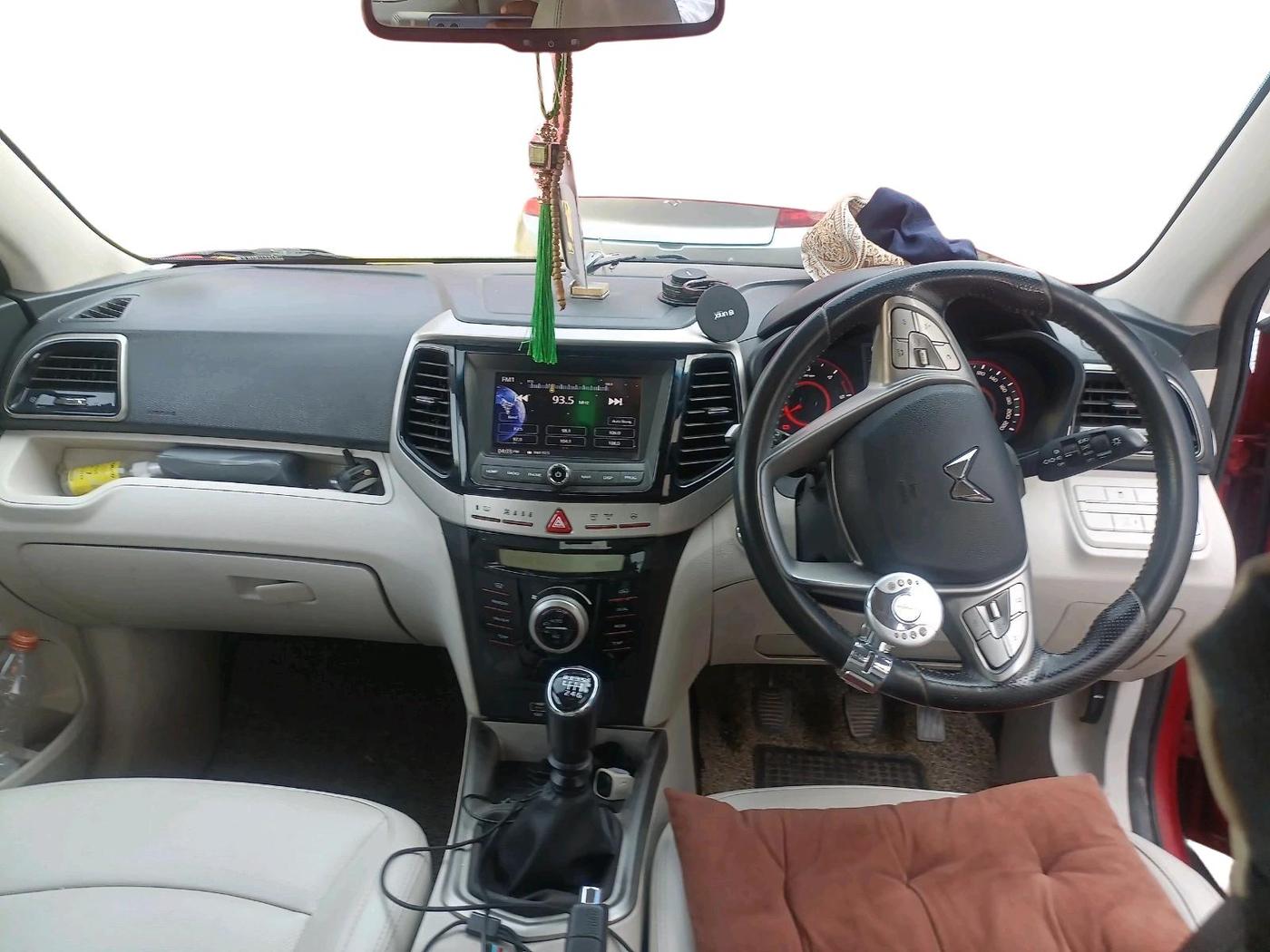 2019 Mahindra XUV300 W8 (O) 1.5 DIESEL, Diesel, Manual, 1,04,390 km, interior