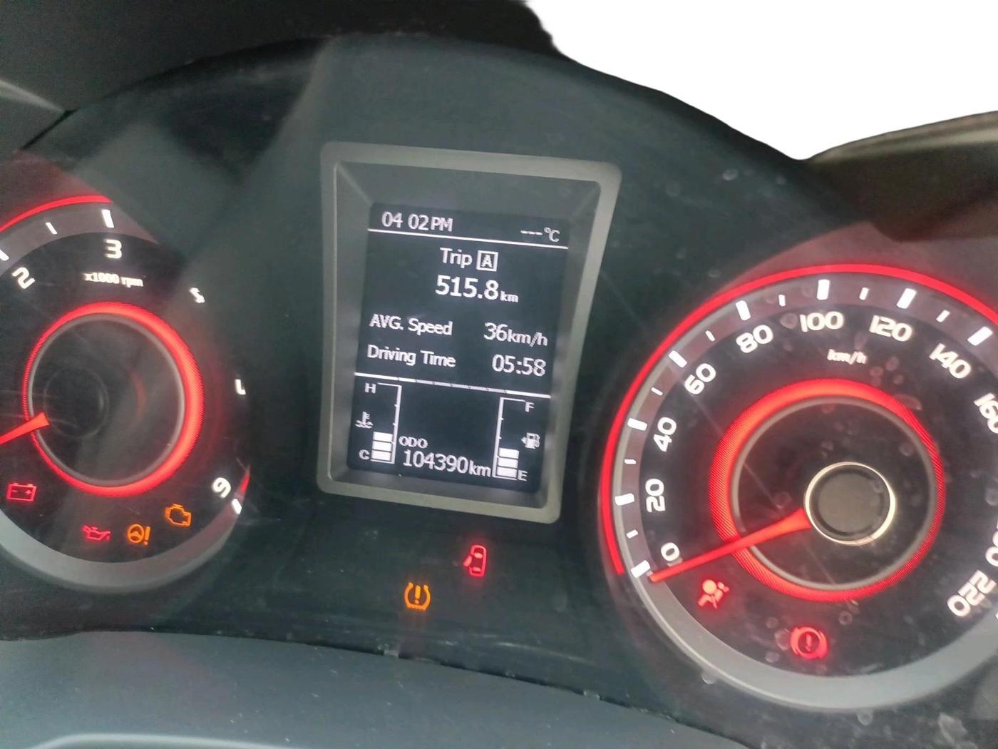 2019 Mahindra XUV300 W8 (O) 1.5 DIESEL, Diesel, Manual, 1,04,390 km, interior
