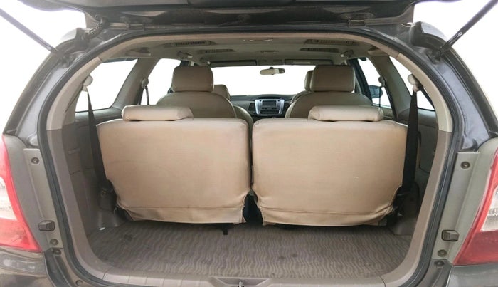 2015 Toyota Innova 2.5 ZX 7 STR, Diesel, Manual, 1,74,919 km, exterior