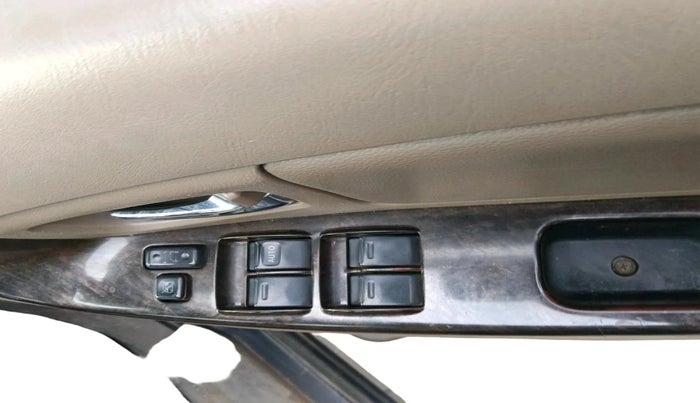 2015 Toyota Innova 2.5 ZX 7 STR, Diesel, Manual, 1,74,919 km, interior