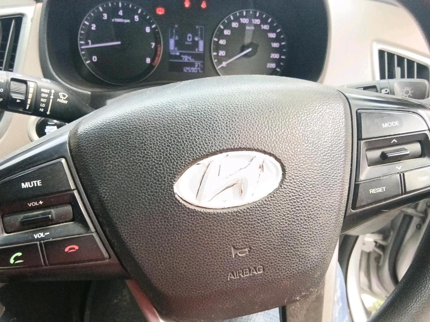 2016 Hyundai Creta SX PLUS 1.6 PETROL, Petrol, Manual, 1,25,907 km, interior