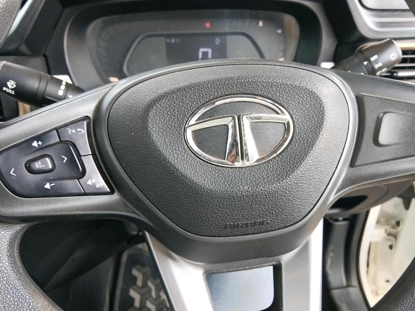 2023 Tata PUNCH ACCOMPLISHED MT CNG, CNG, Manual, 42,635 km, interior