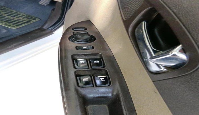 2011 Hyundai i20 ASTA 1.2, Petrol, Manual, 2,40,679 km, interior