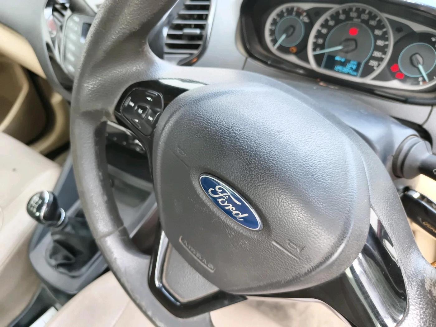 2016 Ford Figo Aspire TITANIUM1.5 DIESEL, Diesel, Manual, 1,25,384 km, interior