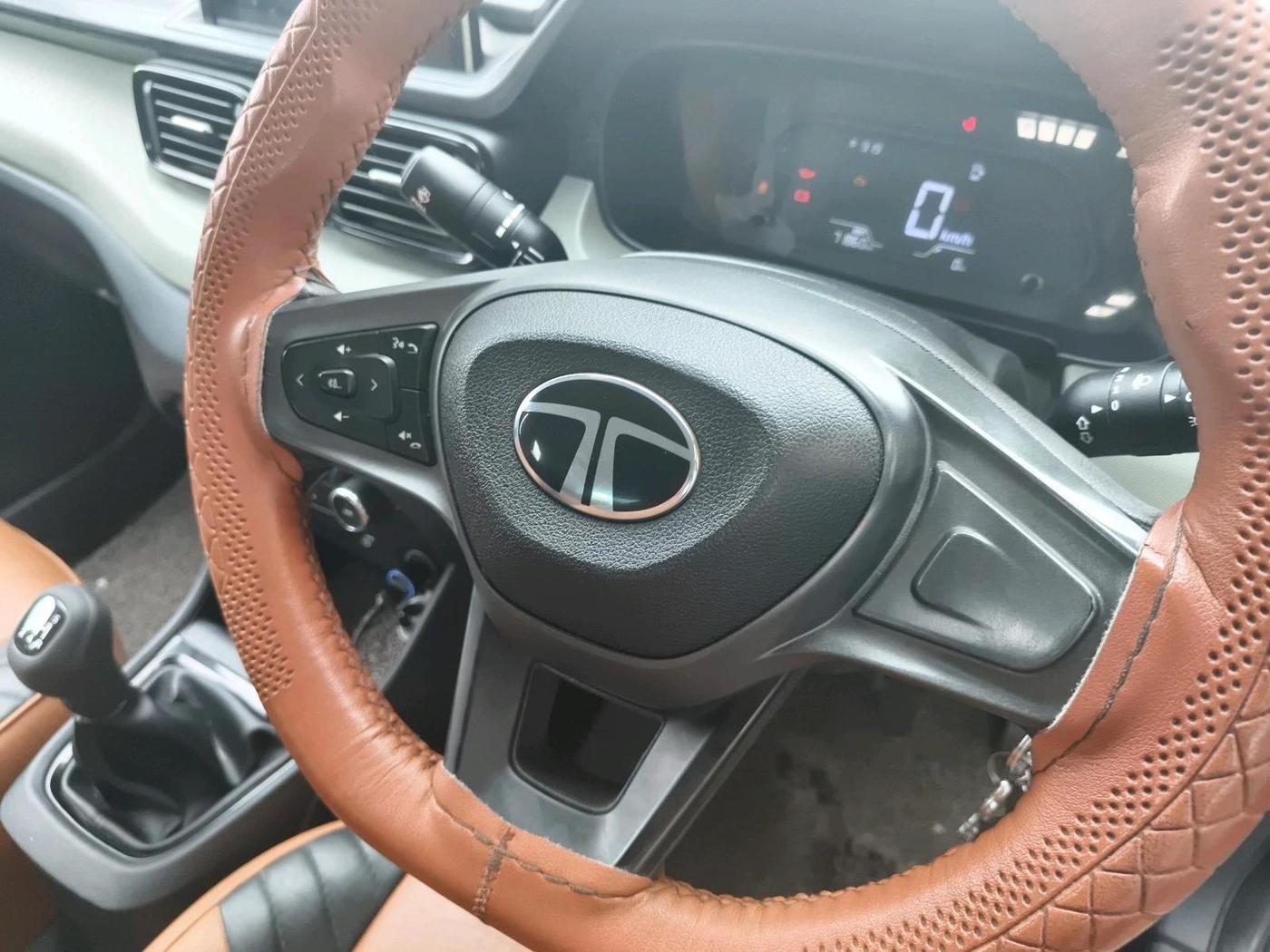 2024 Tata PUNCH ADVENTURE RHYTHM CNG, CNG, Manual, 71,860 km, interior