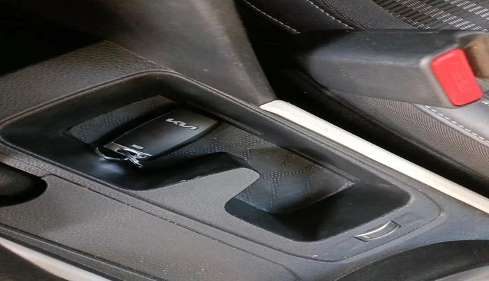 2022 KIA CARENS PRESTIGE PLUS 1.4 PETROL 7 STR, Petrol, Manual, 19,807 km, interior