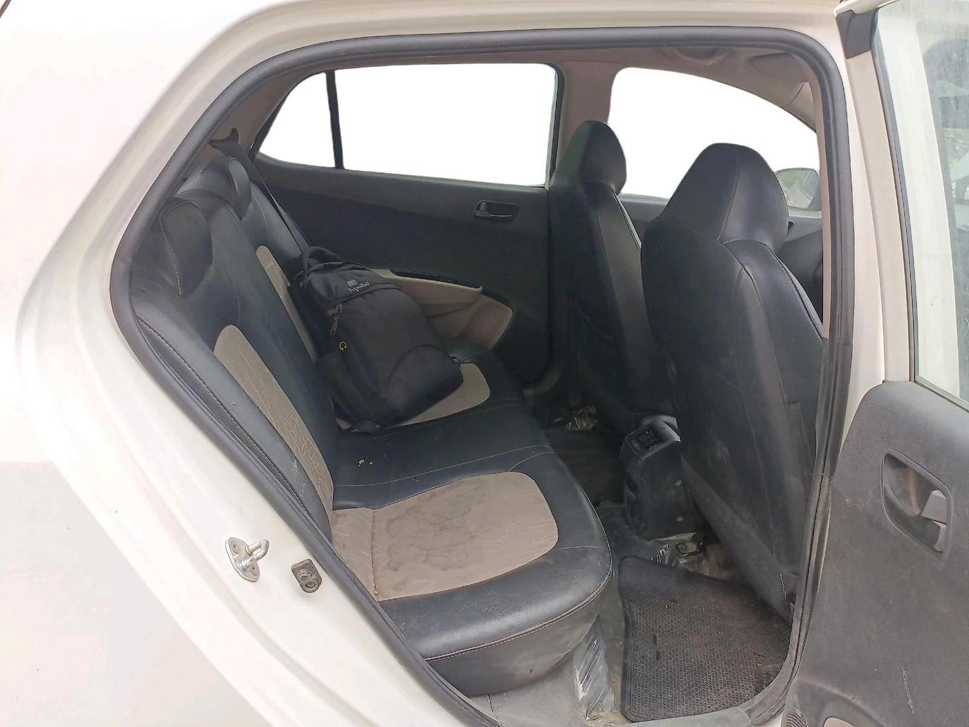 2015 Hyundai Grand i10 MAGNA 1.1 CRDI, Diesel, Manual, 1,30,000 km, interior