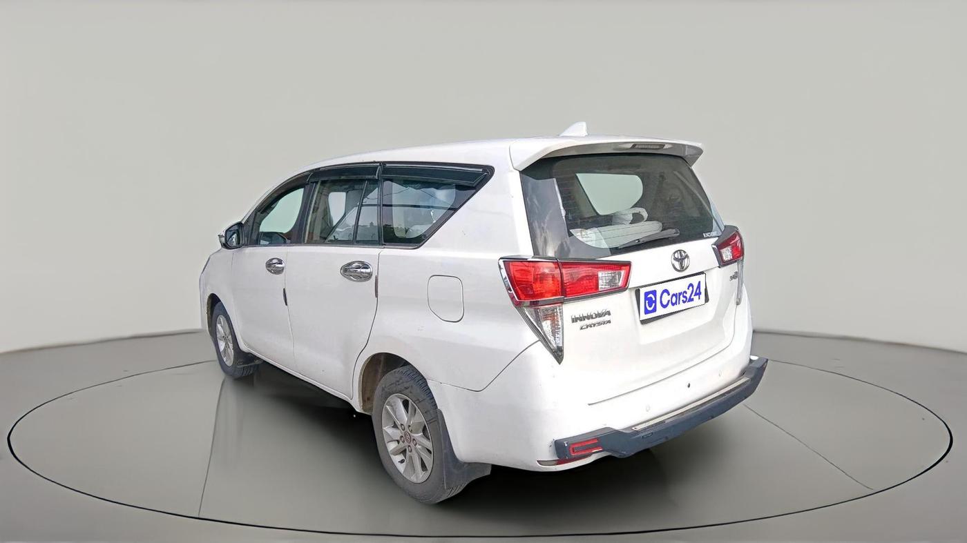 2017 Toyota Innova Crysta 2.4 GX 7 STR, Diesel, Manual, 2,29,220 km, exterior