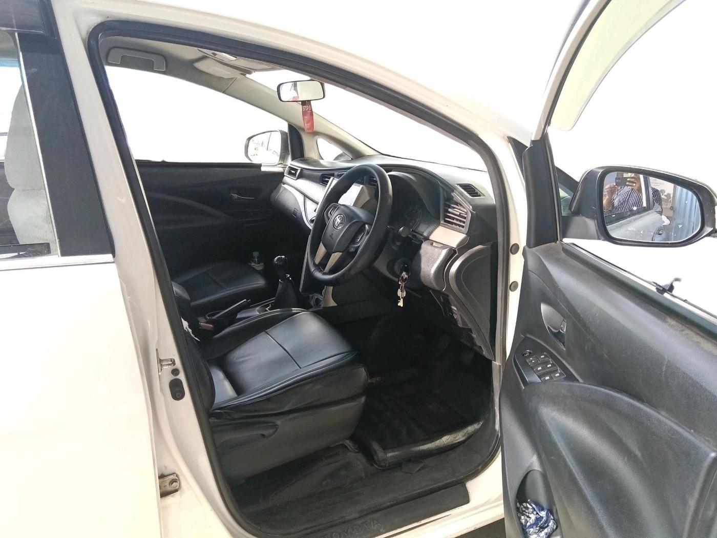 2017 Toyota Innova Crysta 2.4 GX 7 STR, Diesel, Manual, 2,29,220 km, interior