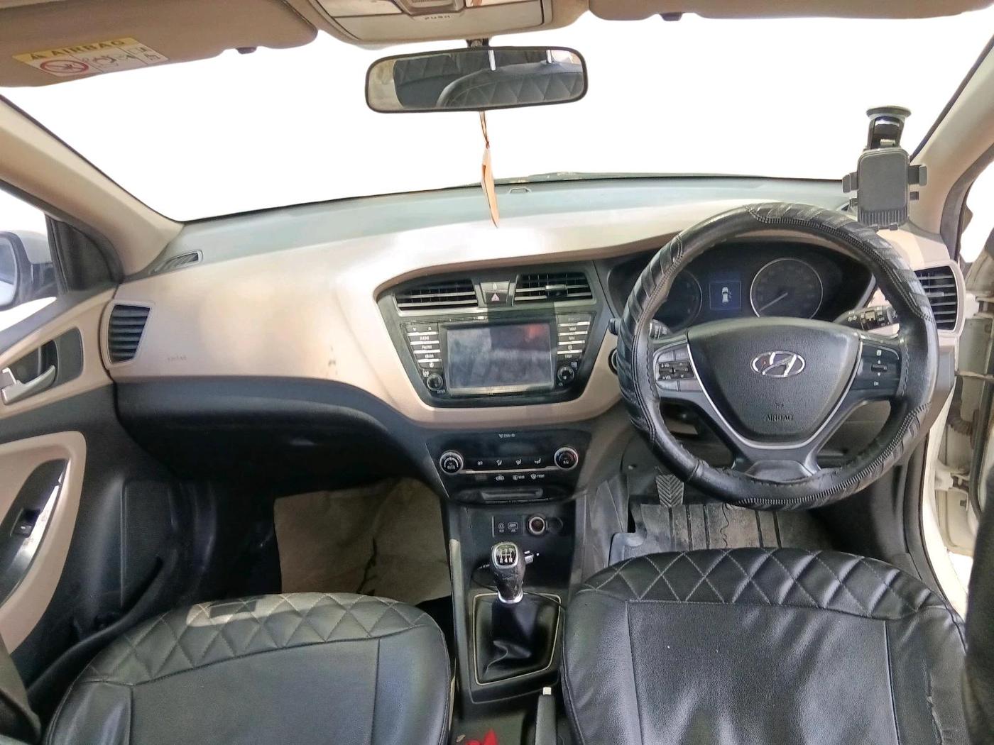 2016 Hyundai Elite i20 ASTA 1.2 (O), Petrol, Manual, 58,110 km, interior