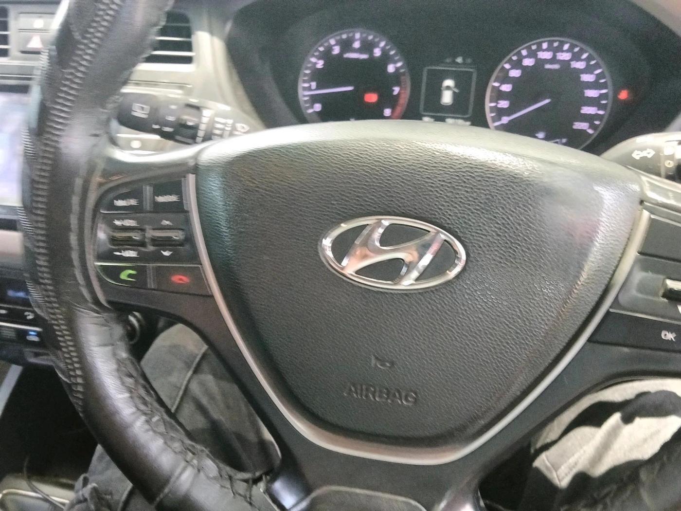 2016 Hyundai Elite i20 ASTA 1.2 (O), Petrol, Manual, 58,110 km, interior