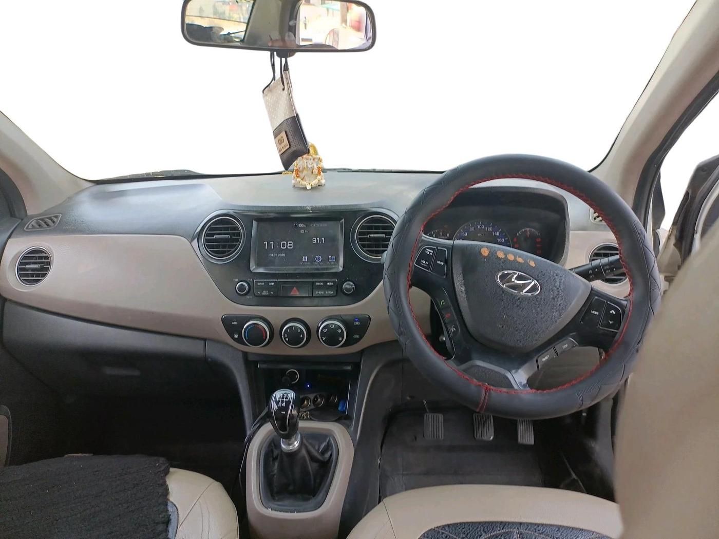 2017 Hyundai Xcent SX 1.2 CRDI, Diesel, Manual, 2,84,866 km, interior