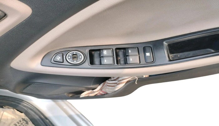 2016 Hyundai Elite i20 ASTA 1.2 (O), CNG, Manual, 98,000 km, interior