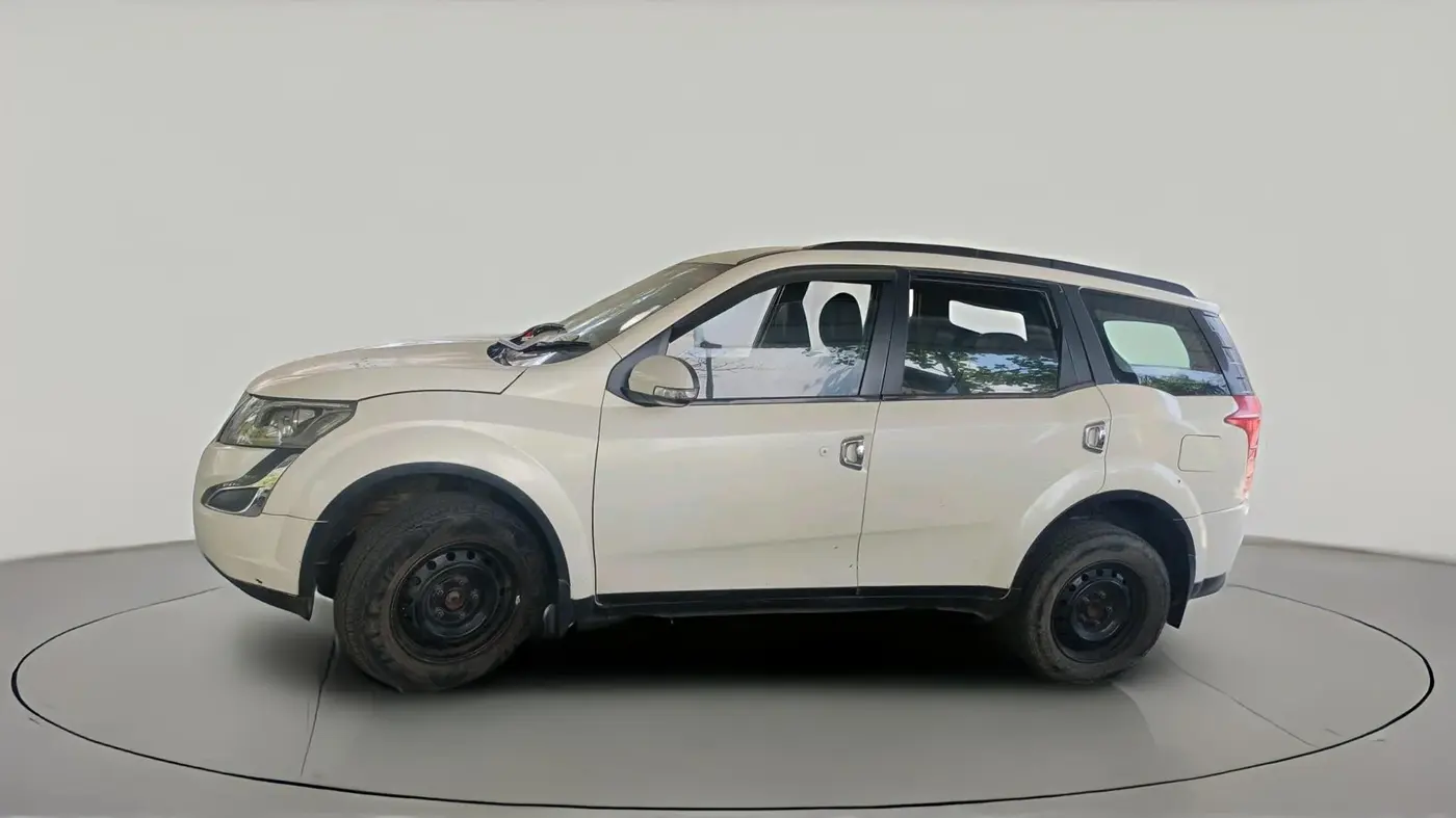2018 Mahindra XUV500 W6, Diesel, Manual, 75,000 km, exterior