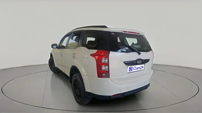 2018 Mahindra XUV500 W6, Diesel, Manual, 75,000 km, exterior