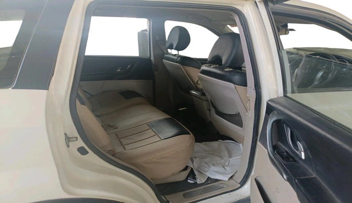 2018 Mahindra XUV500 W6, Diesel, Manual, 73,530 km, interior