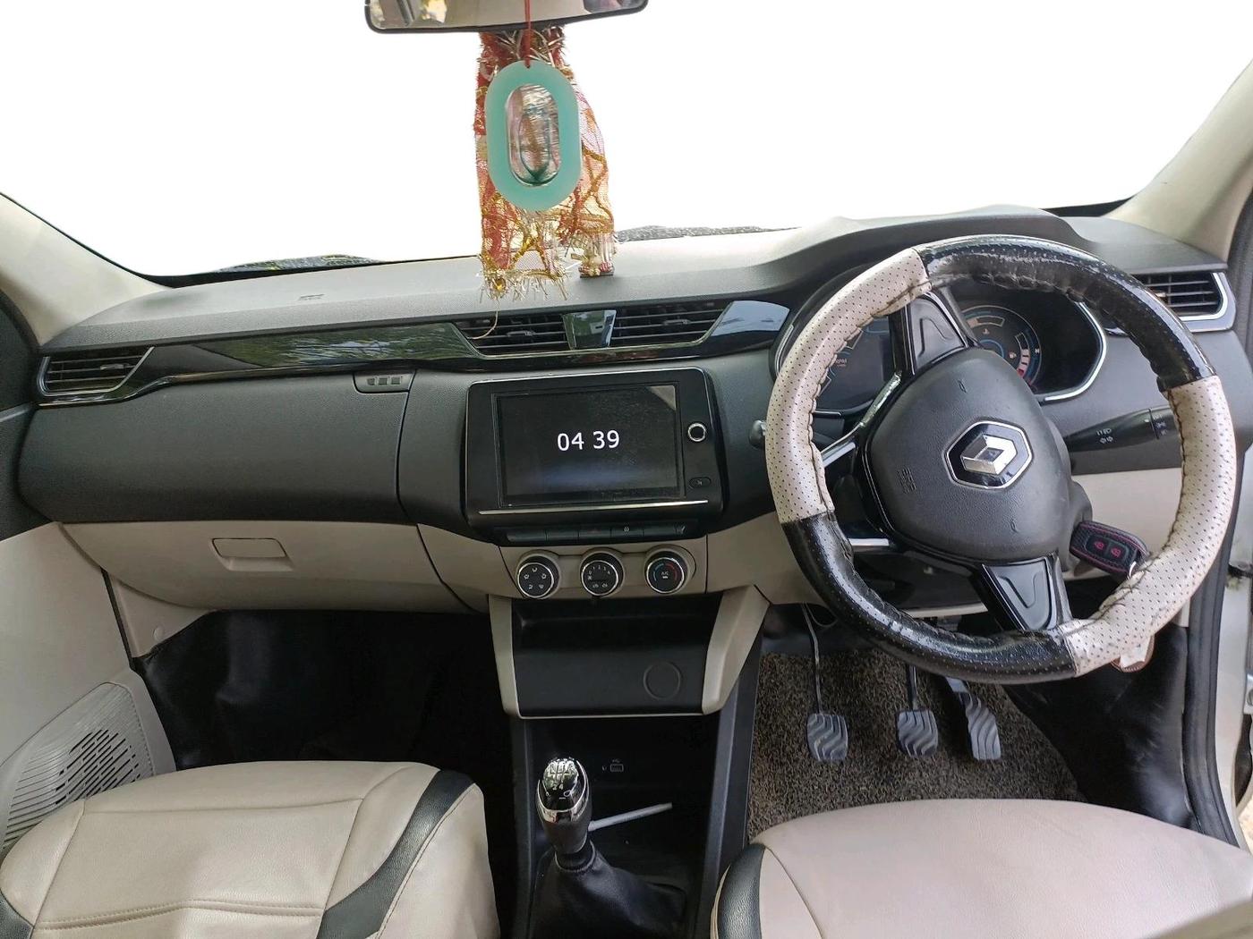 2020 Renault TRIBER RXT, Petrol, Manual, 1,34,065 km, interior
