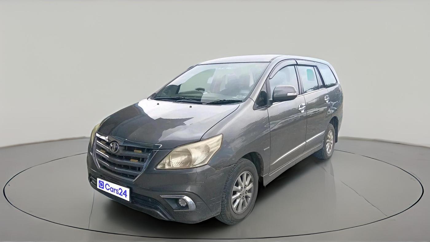 2014 Toyota Innova 2.5 VX 7 STR, Diesel, Manual, 2,61,551 km, exterior