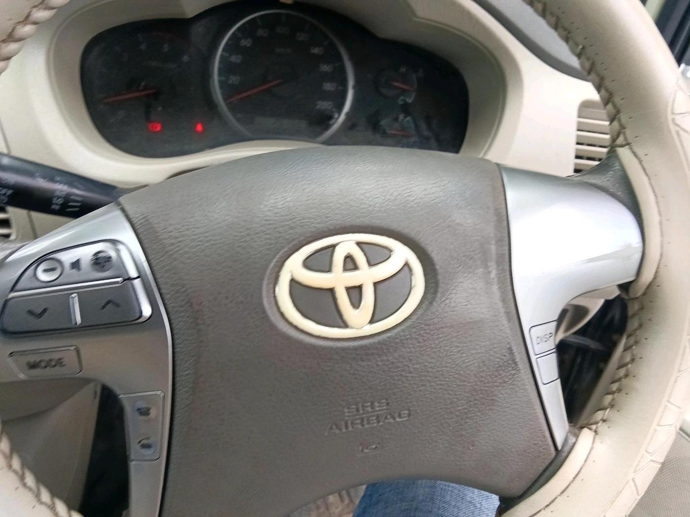 2014 Toyota Innova 2.5 VX 7 STR, Diesel, Manual, 2,61,551 km, interior