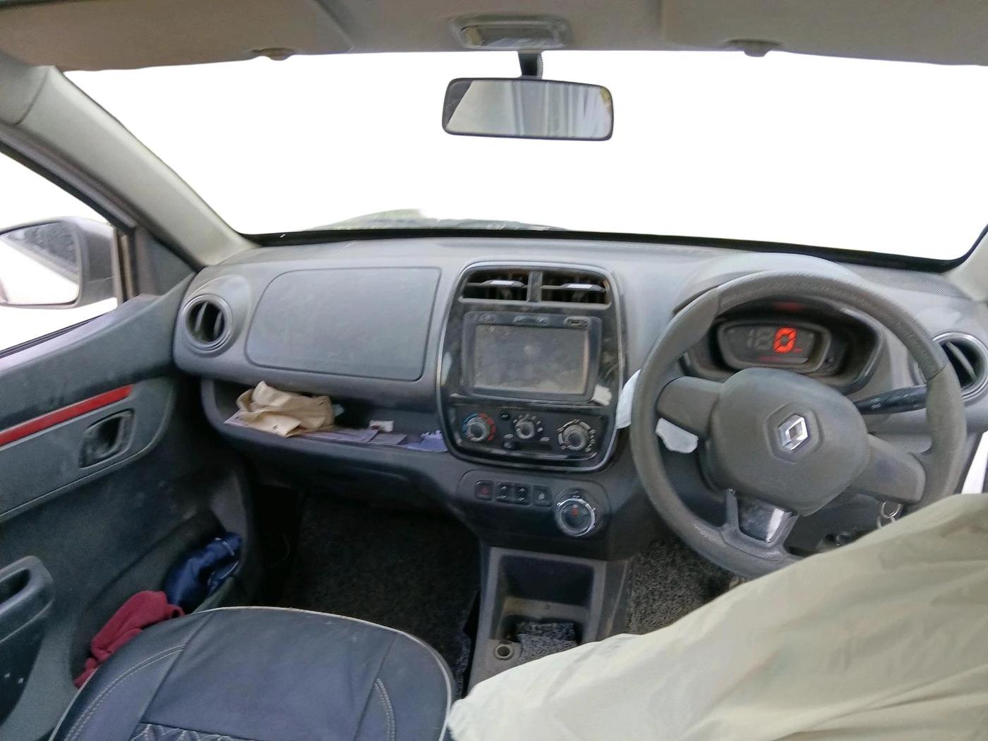 2016 Renault Kwid RXT 1.0 AMT, Petrol, Automatic, 1,63,629 km, interior