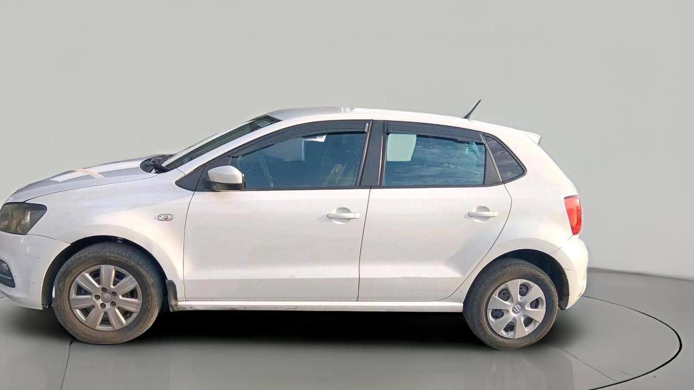 2015 Volkswagen Polo TRENDLINE 1.5L, Diesel, Manual, 2,45,835 km, exterior