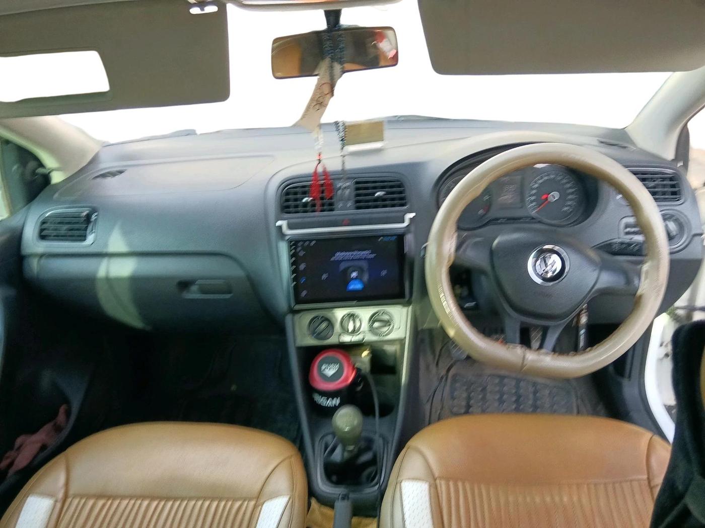2015 Volkswagen Polo TRENDLINE 1.5L, Diesel, Manual, 2,45,835 km, interior