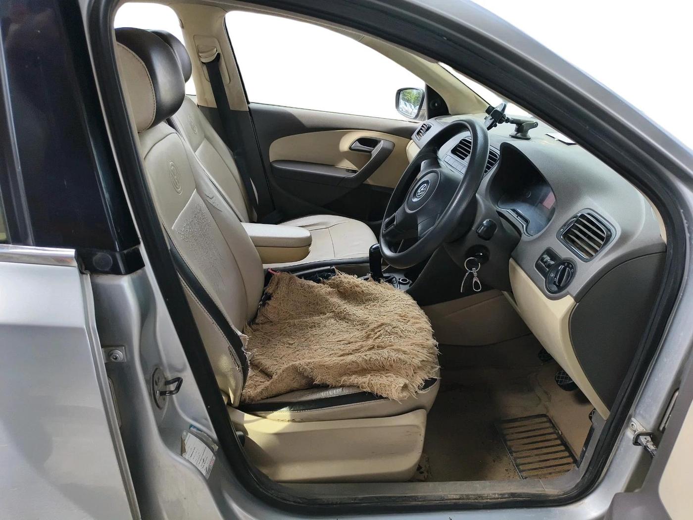 2012 Volkswagen Vento TRENDLINE DIESEL 1.6, Diesel, Manual, 1,28,235 km, interior
