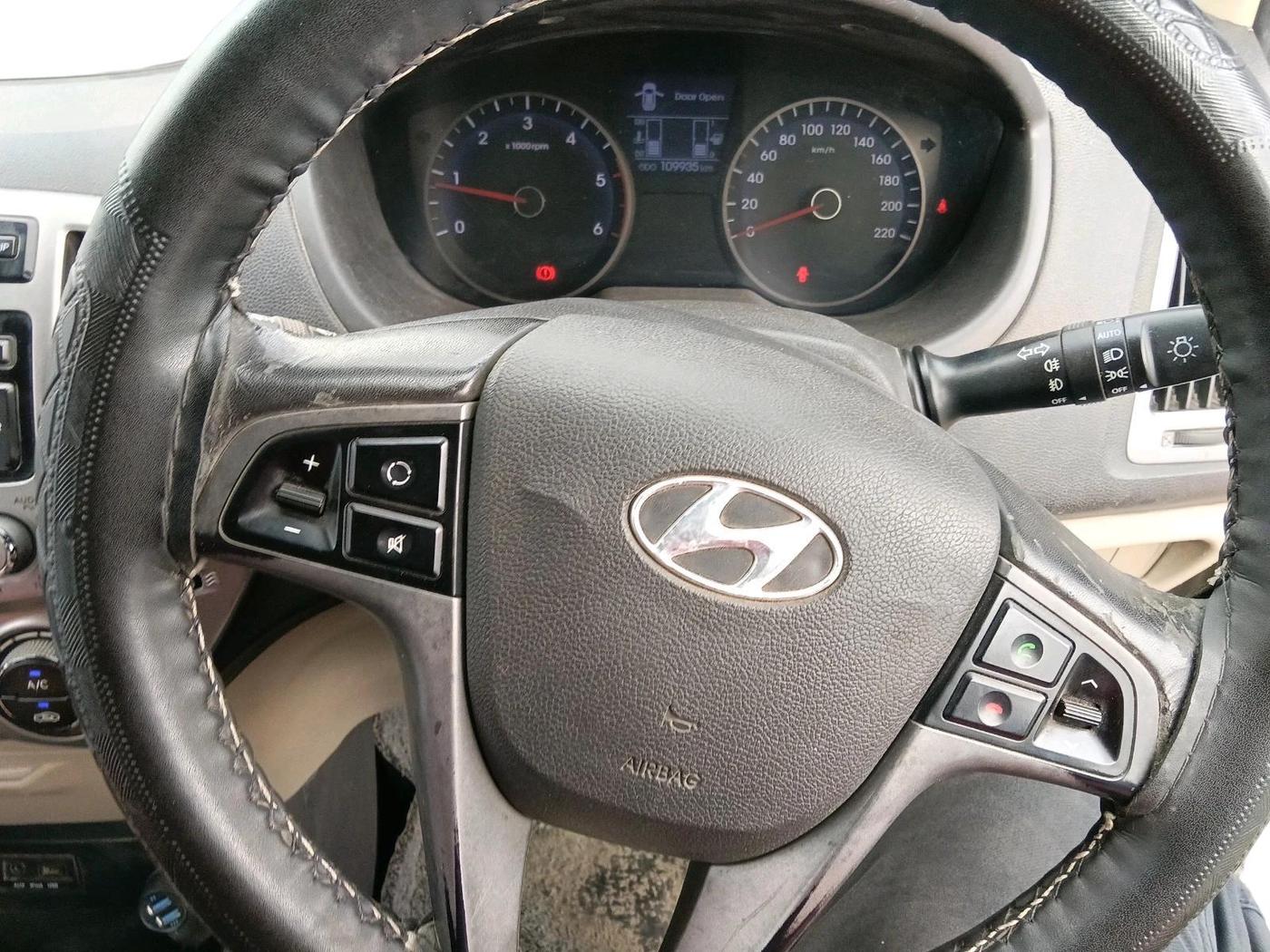 2014 Hyundai i20 ASTA 1.4 CRDI, Diesel, Manual, 1,09,935 km, interior