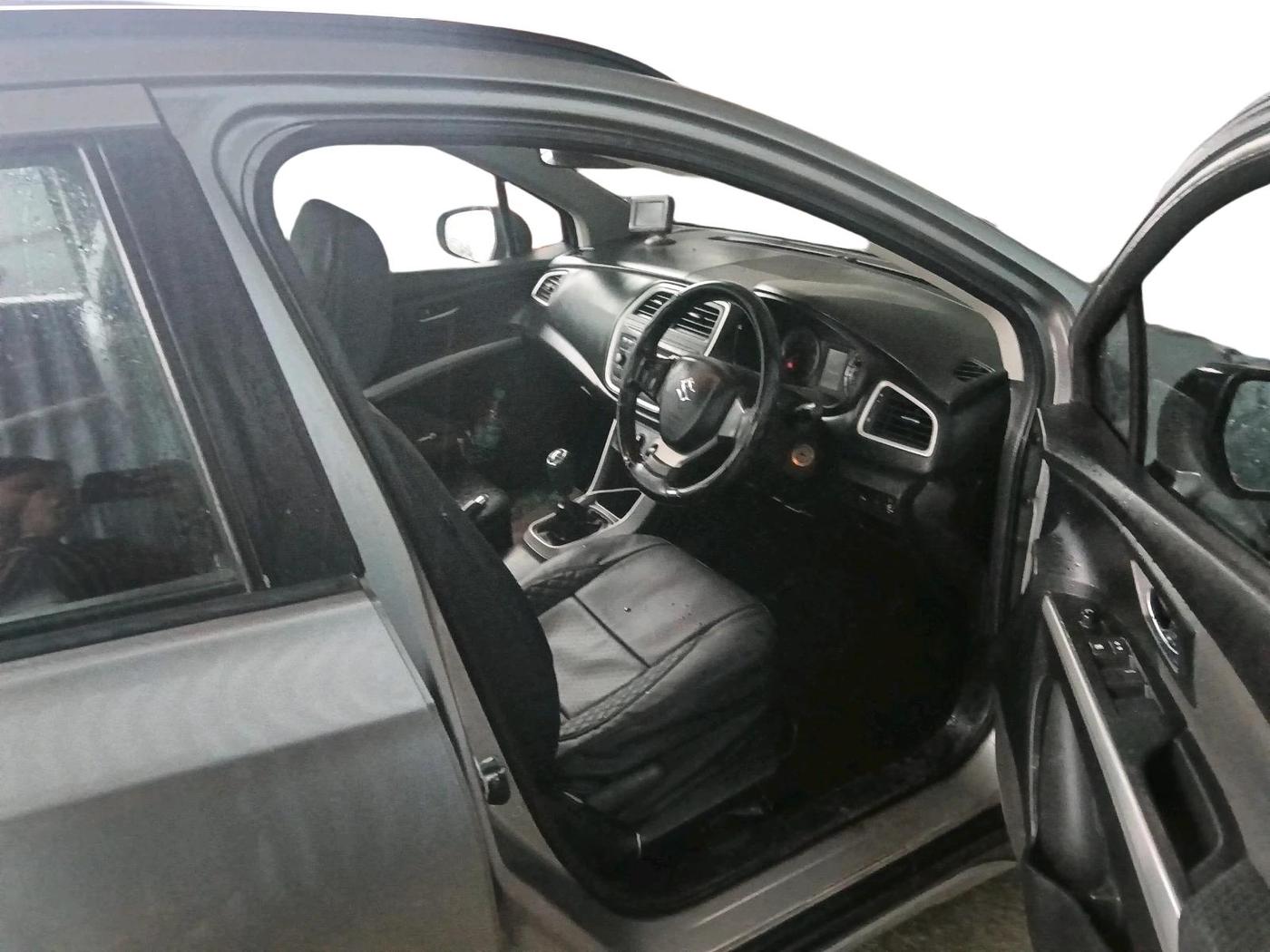 2015 Maruti S Cross DELTA 1.3, Diesel, Manual, 1,49,853 km, interior
