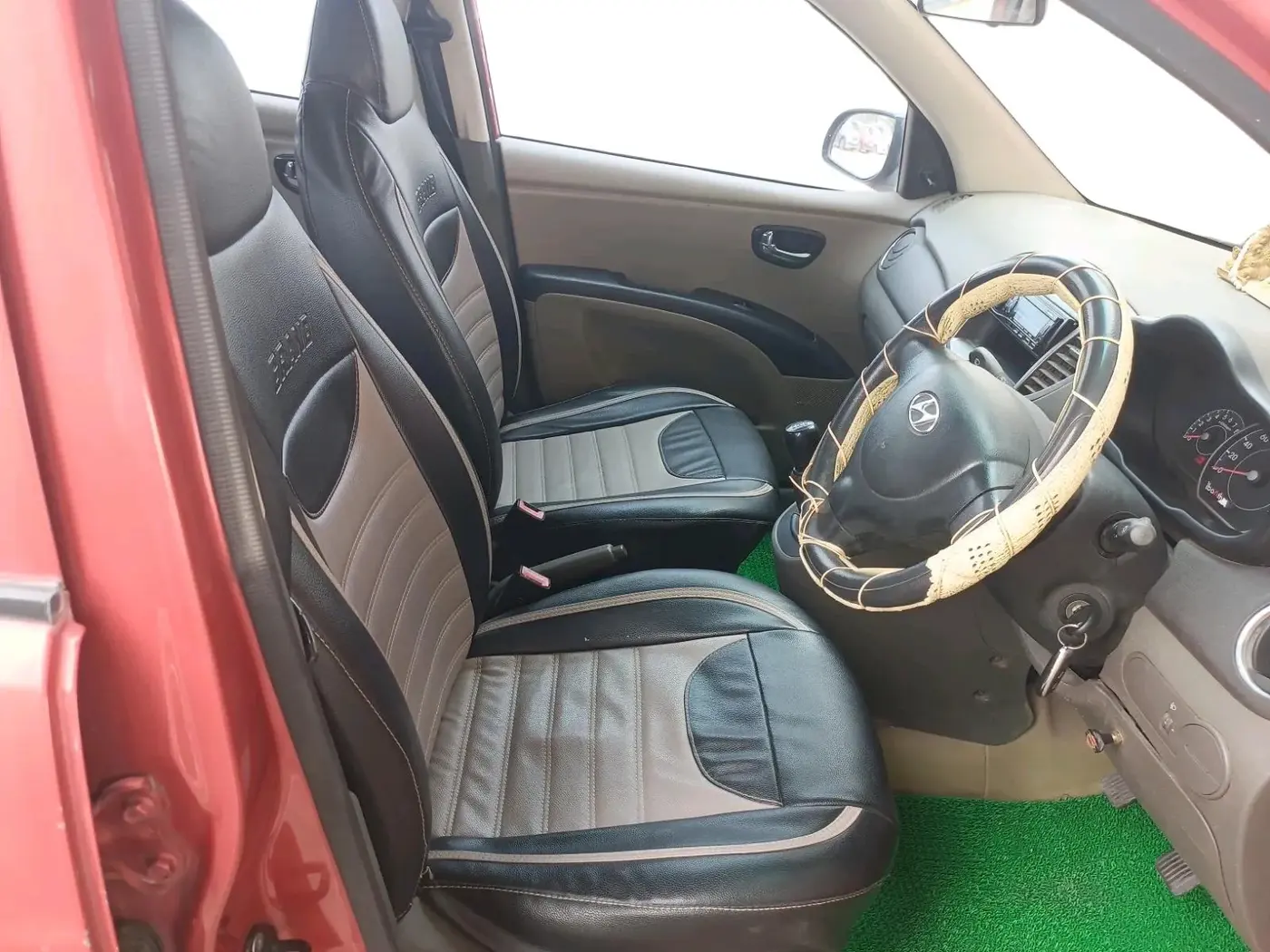 2011 Hyundai i10 MAGNA 1.1, Petrol, Manual, 9,11,665 km, interior