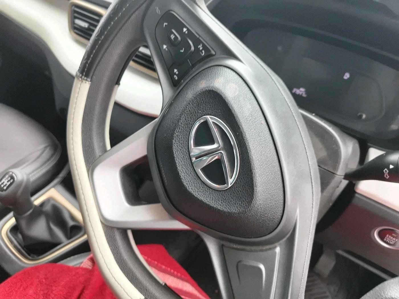2023 Tata PUNCH ACCOMPLISHED MT CNG, CNG, Manual, 37,547 km, interior