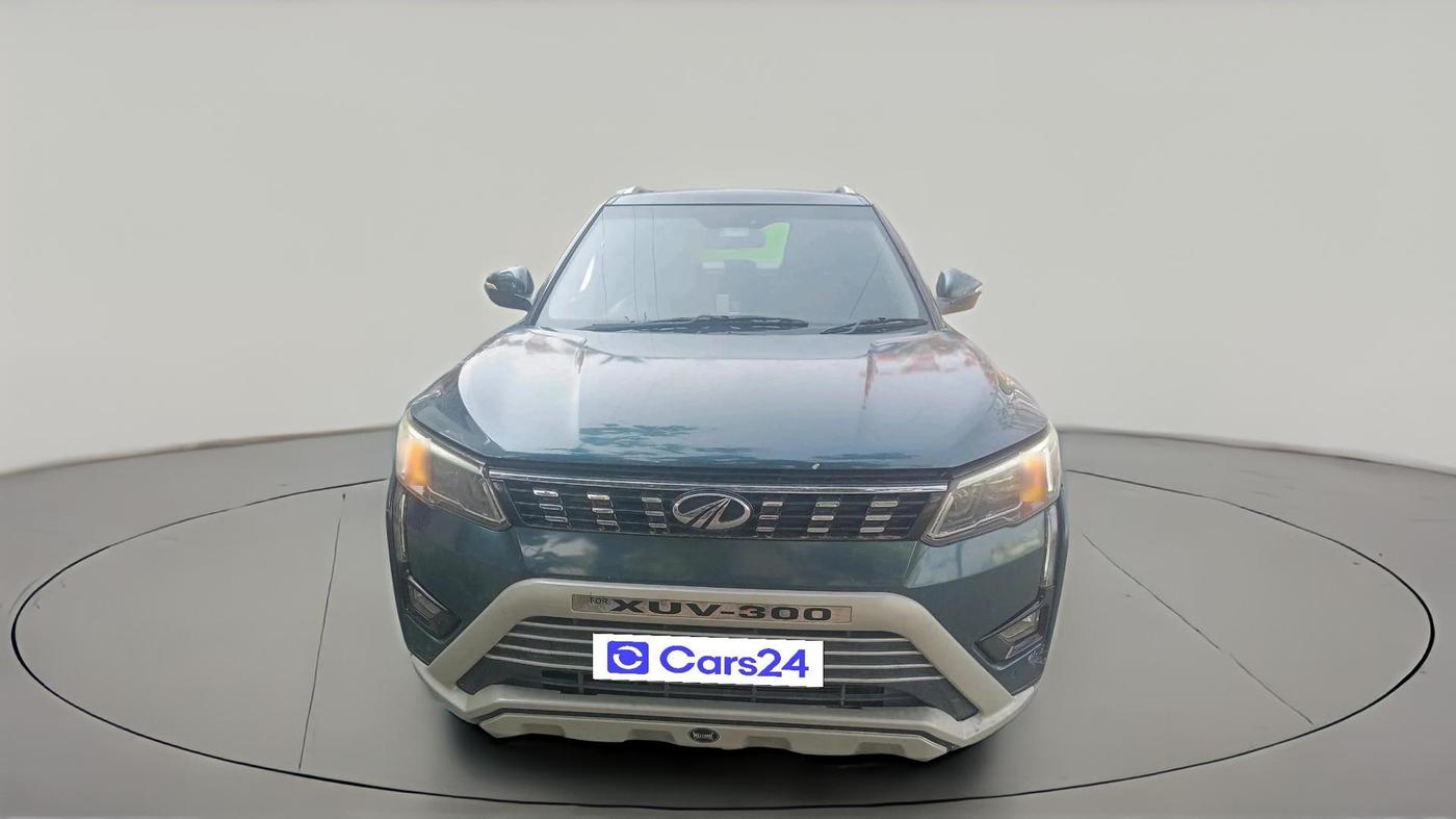 2019 Mahindra XUV300 W8 (O) 1.5 DIESEL, Diesel, Manual, 1,35,140 km, exterior