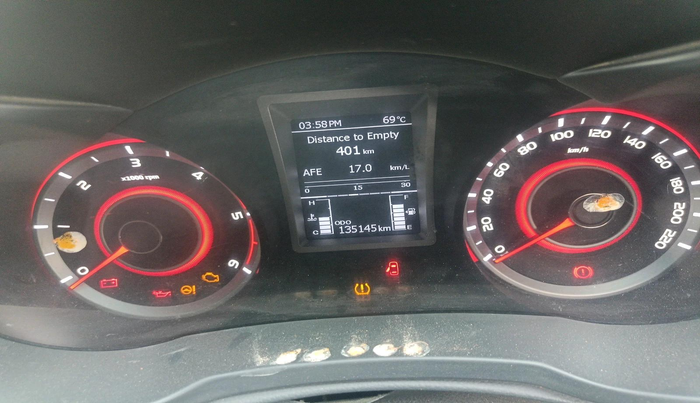 2019 Mahindra XUV300 W8 (O) 1.5 DIESEL, Diesel, Manual, 1,35,140 km, interior