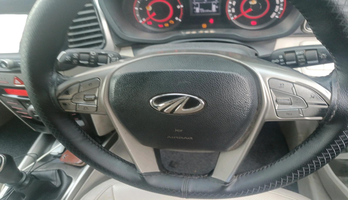 2019 Mahindra XUV300 W8 (O) 1.5 DIESEL, Diesel, Manual, 1,35,140 km, interior