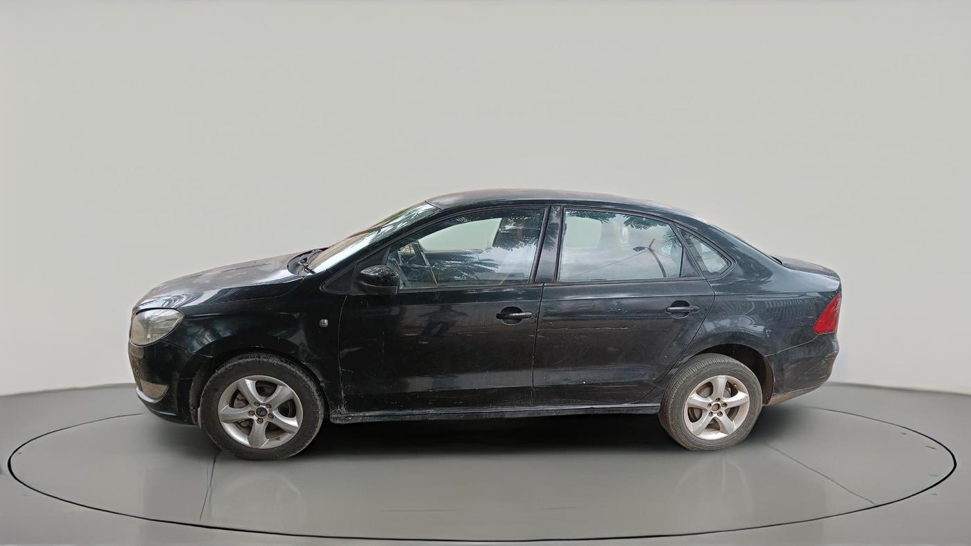 2013 Skoda Rapid ELEGANCE 1.6 TDI CR MT, Diesel, Manual, 1,81,920 km, exterior
