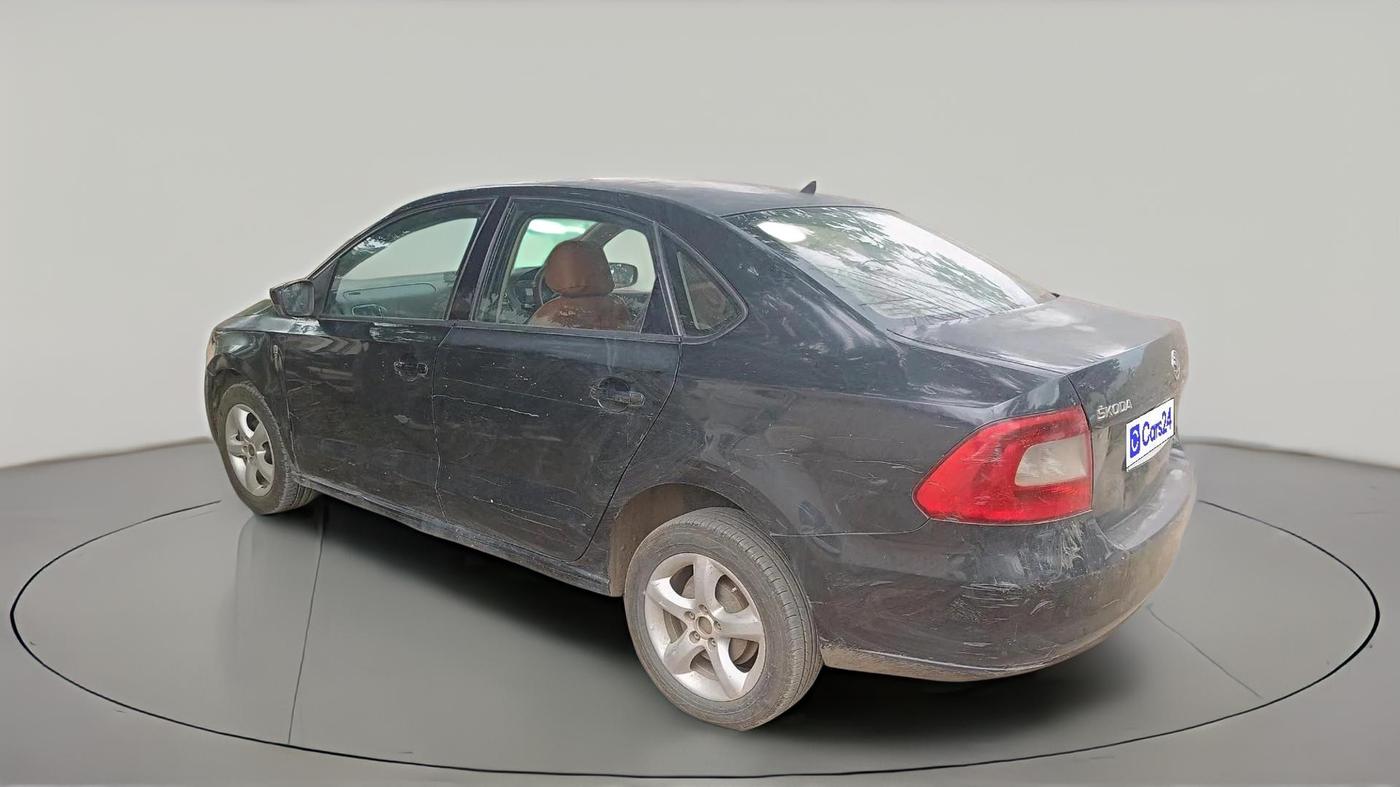 2013 Skoda Rapid ELEGANCE 1.6 TDI CR MT, Diesel, Manual, 1,81,920 km, exterior