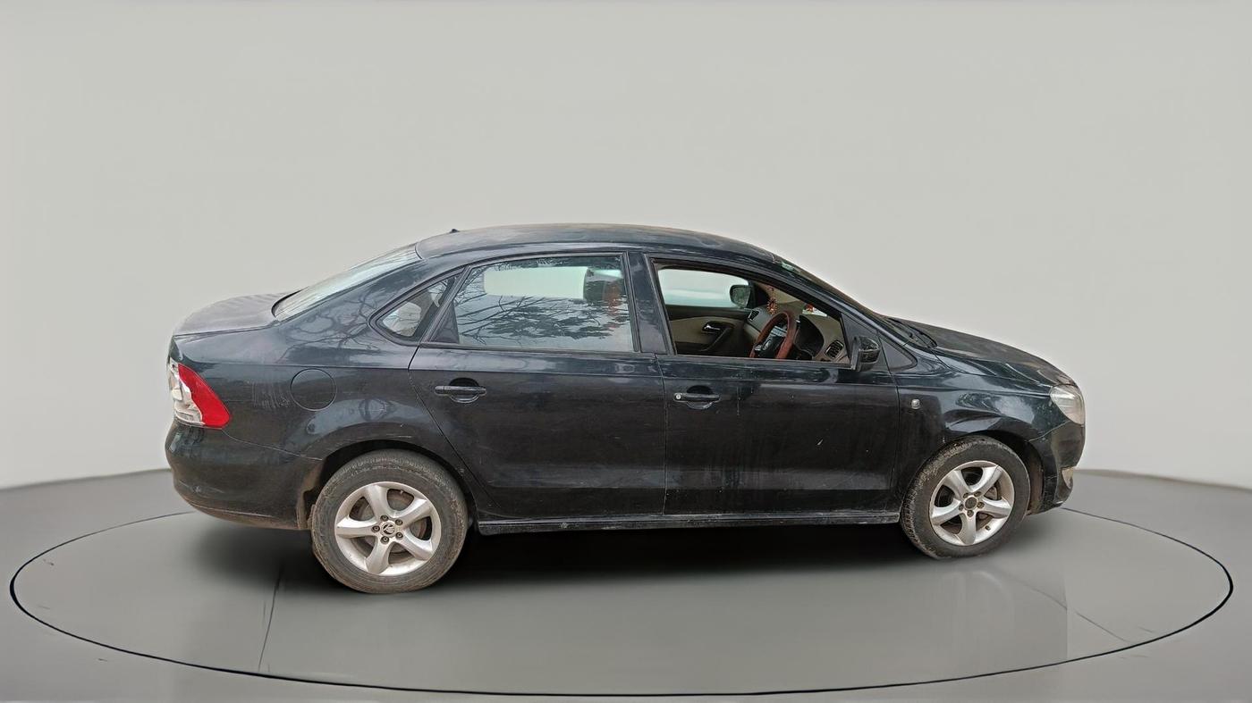 2013 Skoda Rapid ELEGANCE 1.6 TDI CR MT, Diesel, Manual, 1,81,920 km, exterior