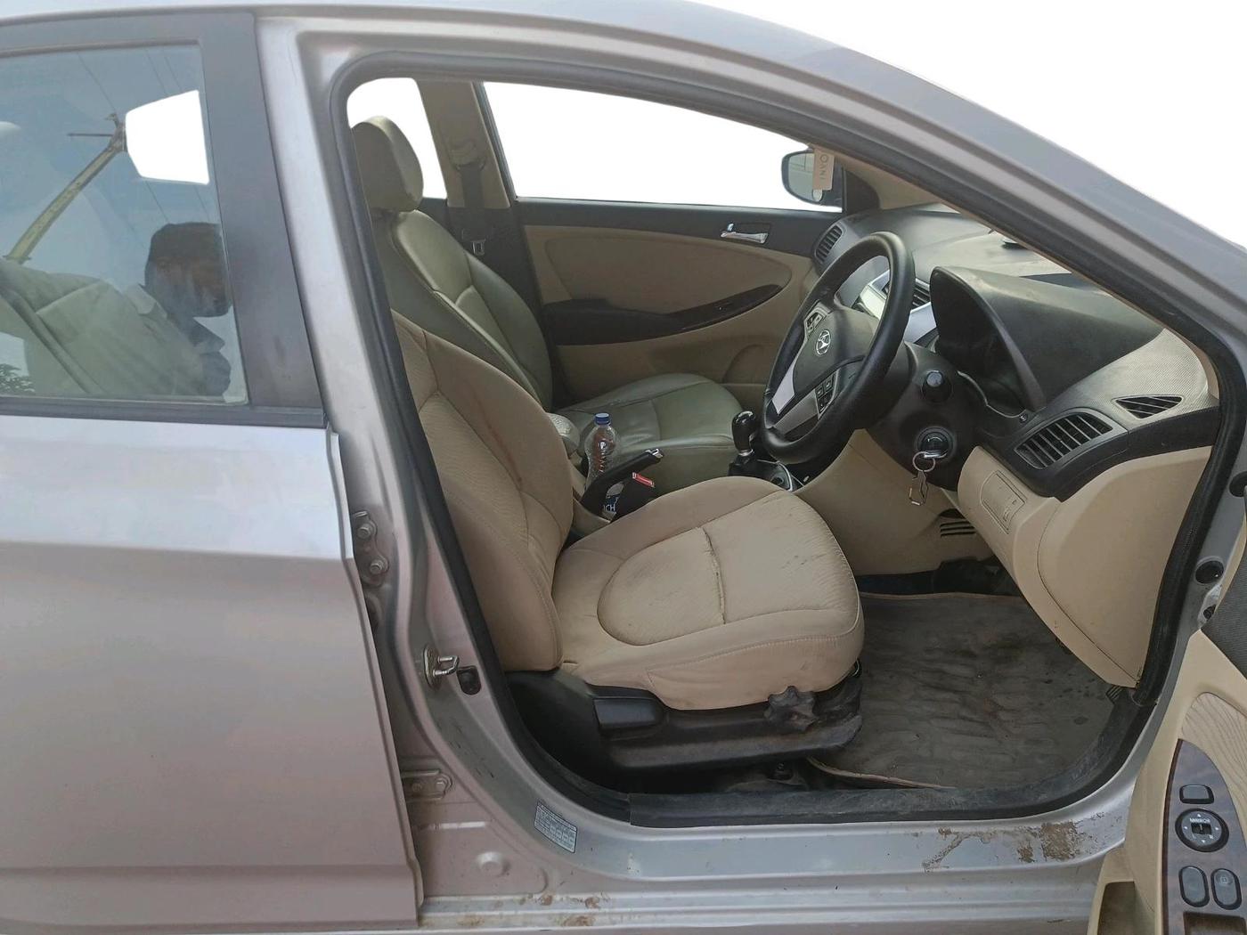 2014 Hyundai Verna FLUIDIC 1.6 VTVT SX, Petrol, Manual, 99,919 km, interior