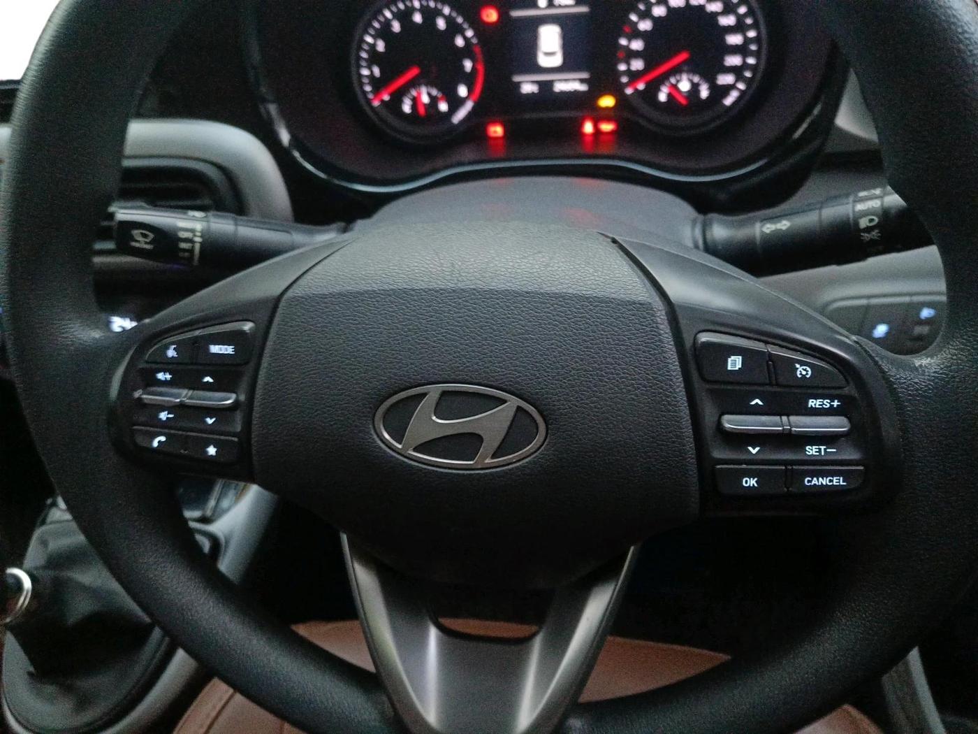 2023 Hyundai GRAND I10 NIOS SPORTZ 1.2 KAPPA VTVT, Petrol, Manual, 24,604 km, interior