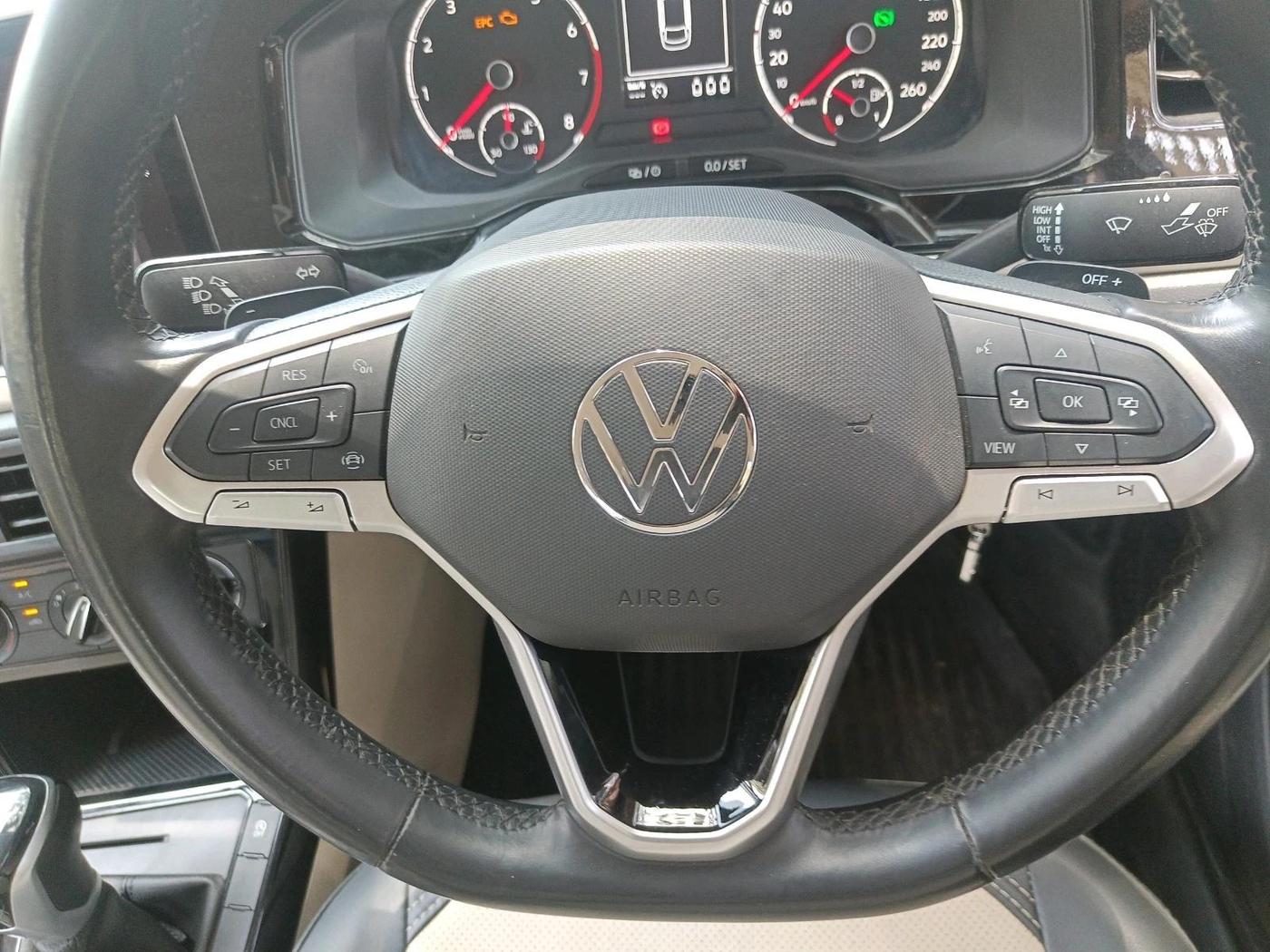 2024 Volkswagen VIRTUS HIGHLINE TSI 1.0 AT, Petrol, Automatic, 25,000 km, interior