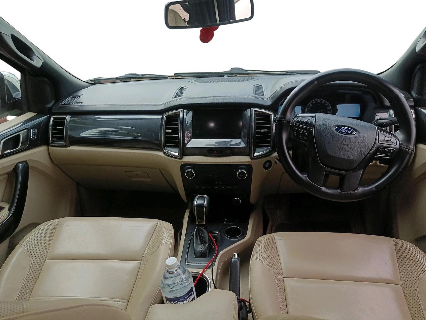 2019 Ford Endeavour TITANIUM PLUS 2.2 4X2 AT SUNROOF, Diesel, Automatic, 2,30,166 km, interior