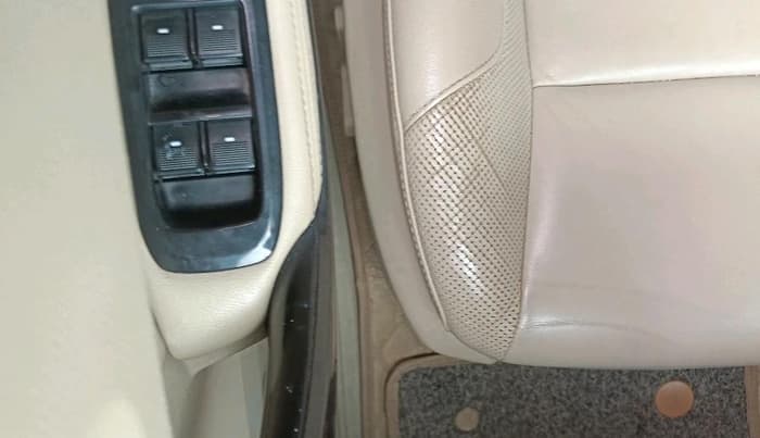 2019 Ford Endeavour TITANIUM PLUS 2.2 4X2 AT SUNROOF, Diesel, Automatic, 2,30,166 km, interior