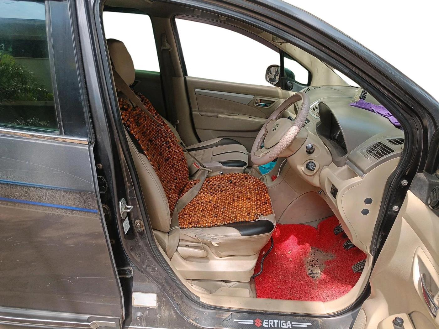 2014 Maruti Ertiga VDI, Diesel, Manual, 3,25,462 km, interior