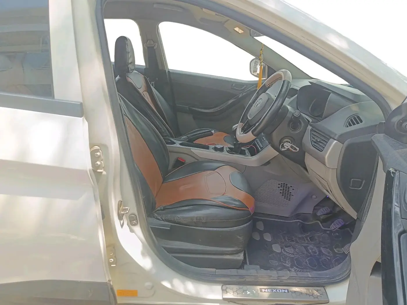 2018 Tata NEXON XM DIESEL, Diesel, Manual, 1,29,656 km, interior