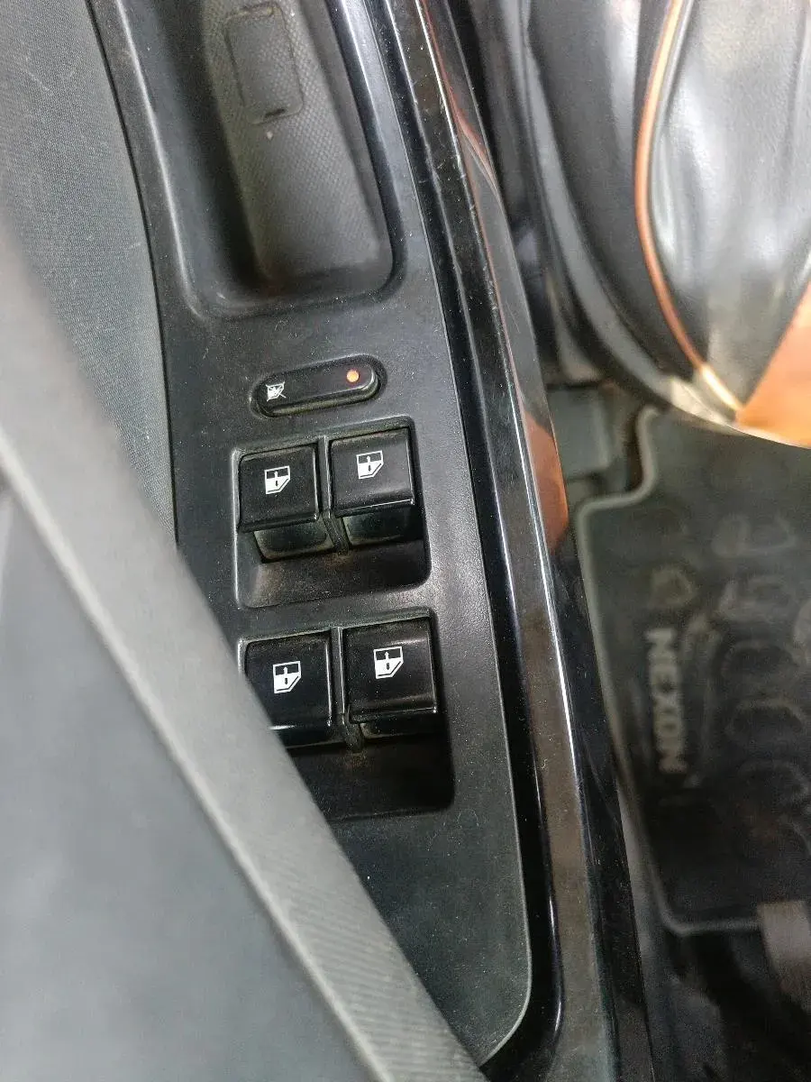 2018 Tata NEXON XM DIESEL, Diesel, Manual, 1,29,656 km, interior