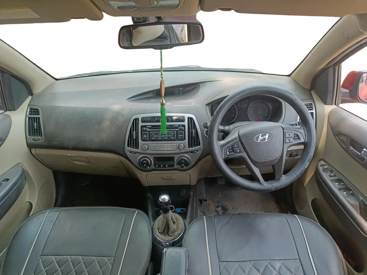 2014 Hyundai Elite i20 ASTA 1.2, CNG, Manual, 1,08,955 km, interior